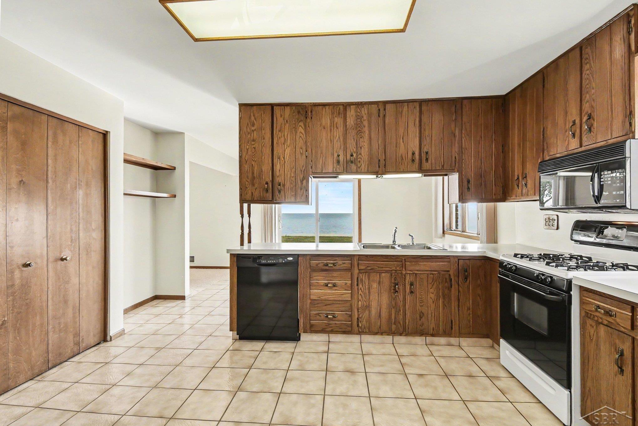 381 South Linwood Beach Road Linwood, MI 48634 - Photo 2 of 37