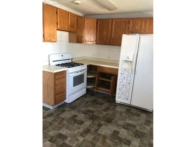 $325,000 | 226 West Hartley Avenue, Hermiston, OR 97838