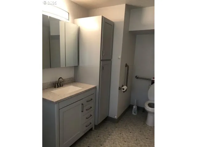 $325,000 | 226 West Hartley Avenue, Hermiston, OR 97838