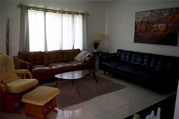 $3,750 | 11150 Peachtree Drive, Miami, FL 33161