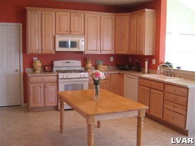 5309 Seip Road Bethlehem, PA 18017 - Photo 3 of 14 Gallery Image 3