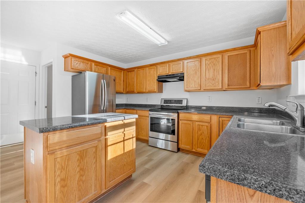 783 Roxholly Walk Northeast Buford, GA 30518 - Photo 15 of 37