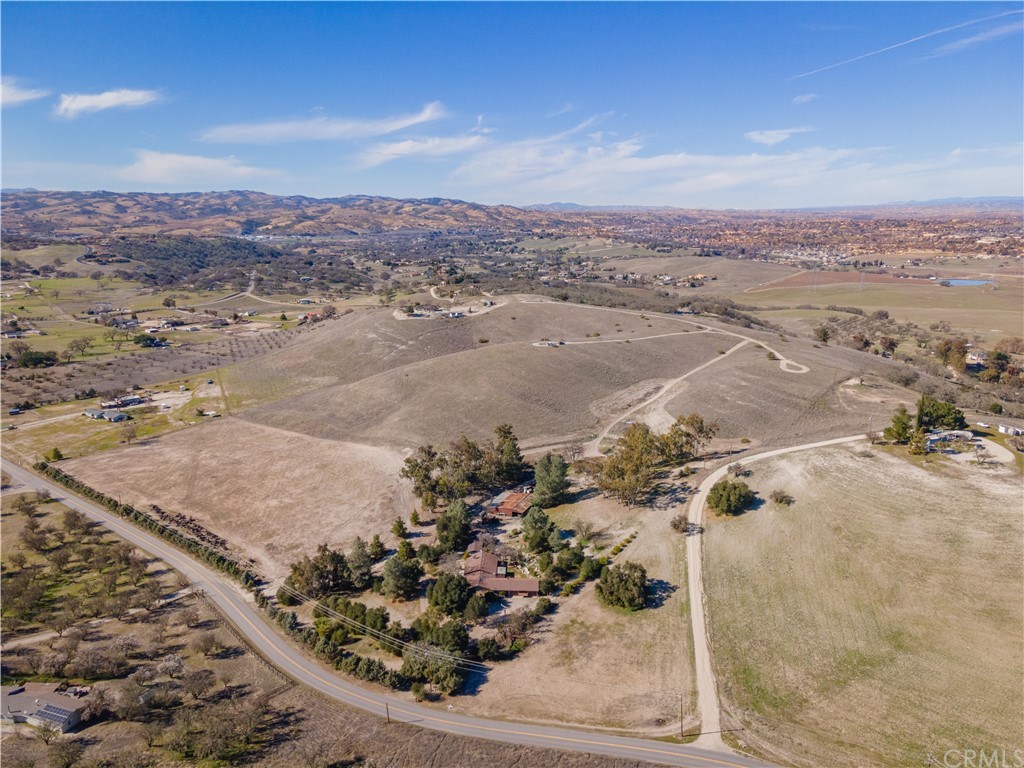 3095 Neal Spring Road Templeton, CA 93465 - Photo 1 of 1