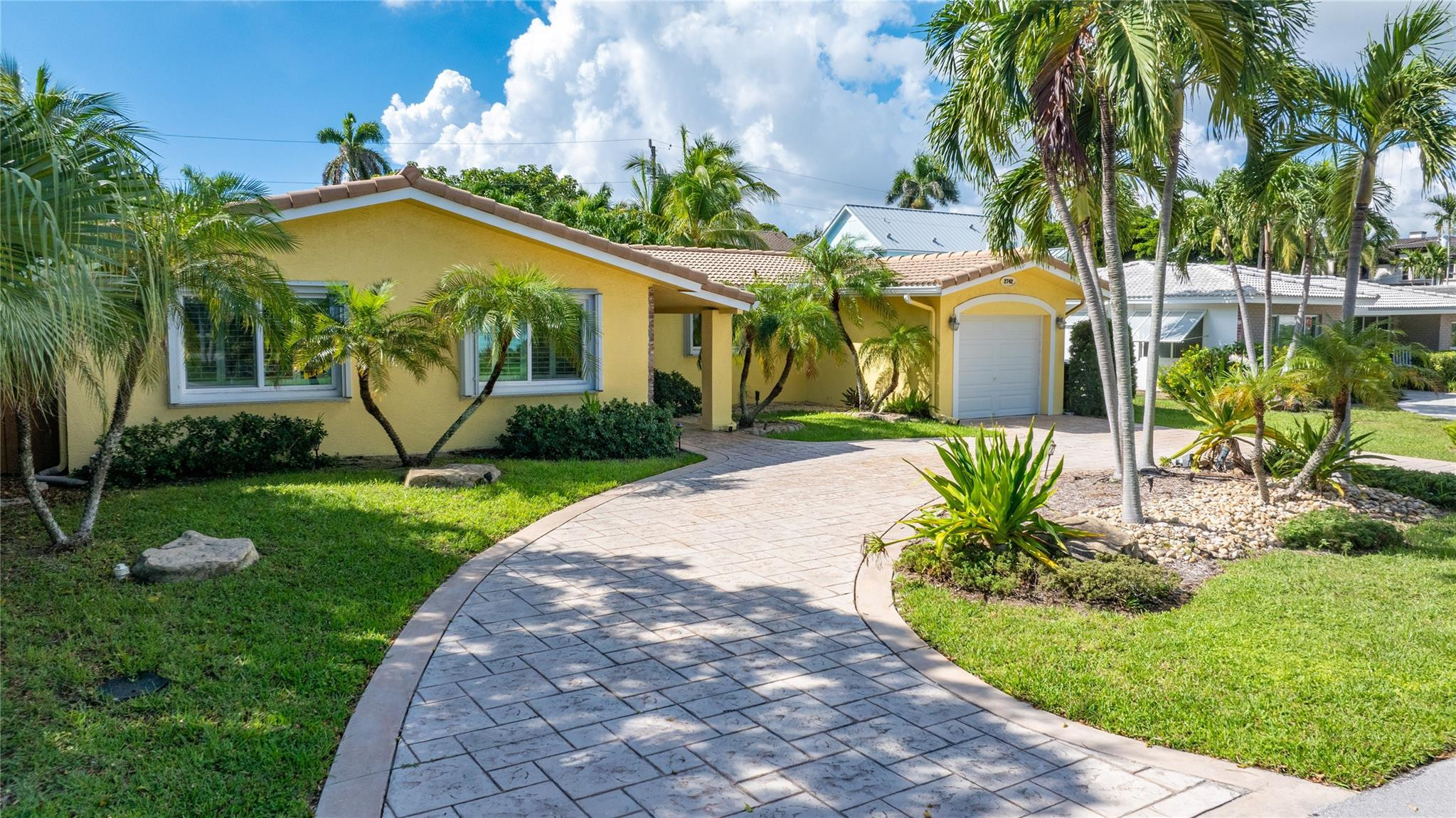 2742 Northeast 32nd Street Lighthouse Point, FL 33064 - Photo 4 of 40 Photo 4