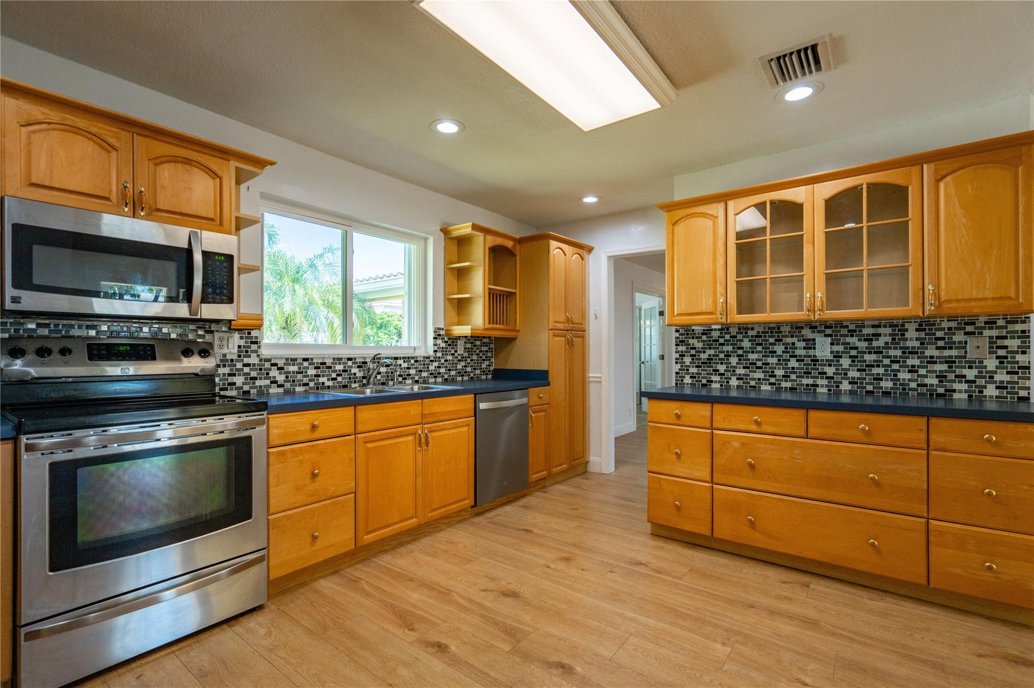 2742 Northeast 32nd Street Lighthouse Point, FL 33064 - Photo 10 of 40 Photo 10