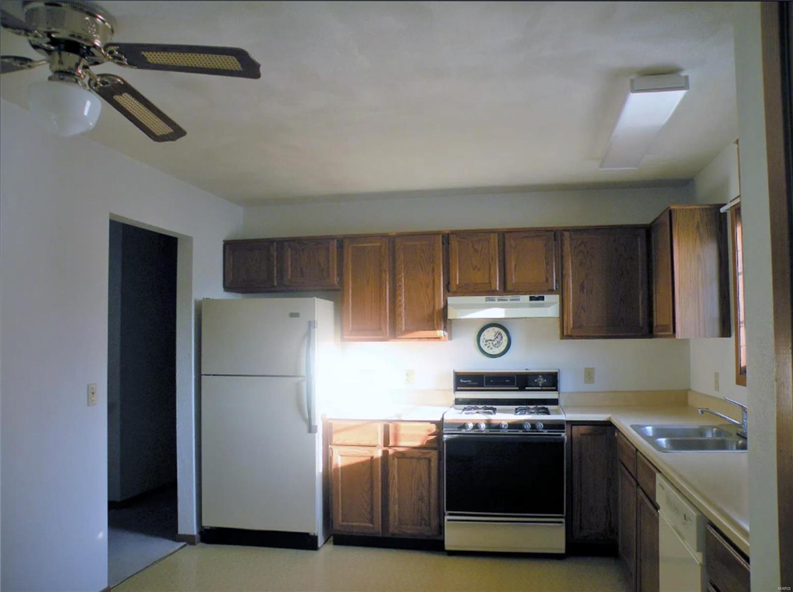307 Cook Avenue Hamel, IL 62046 - Photo 2 of 16 Gallery Image 2