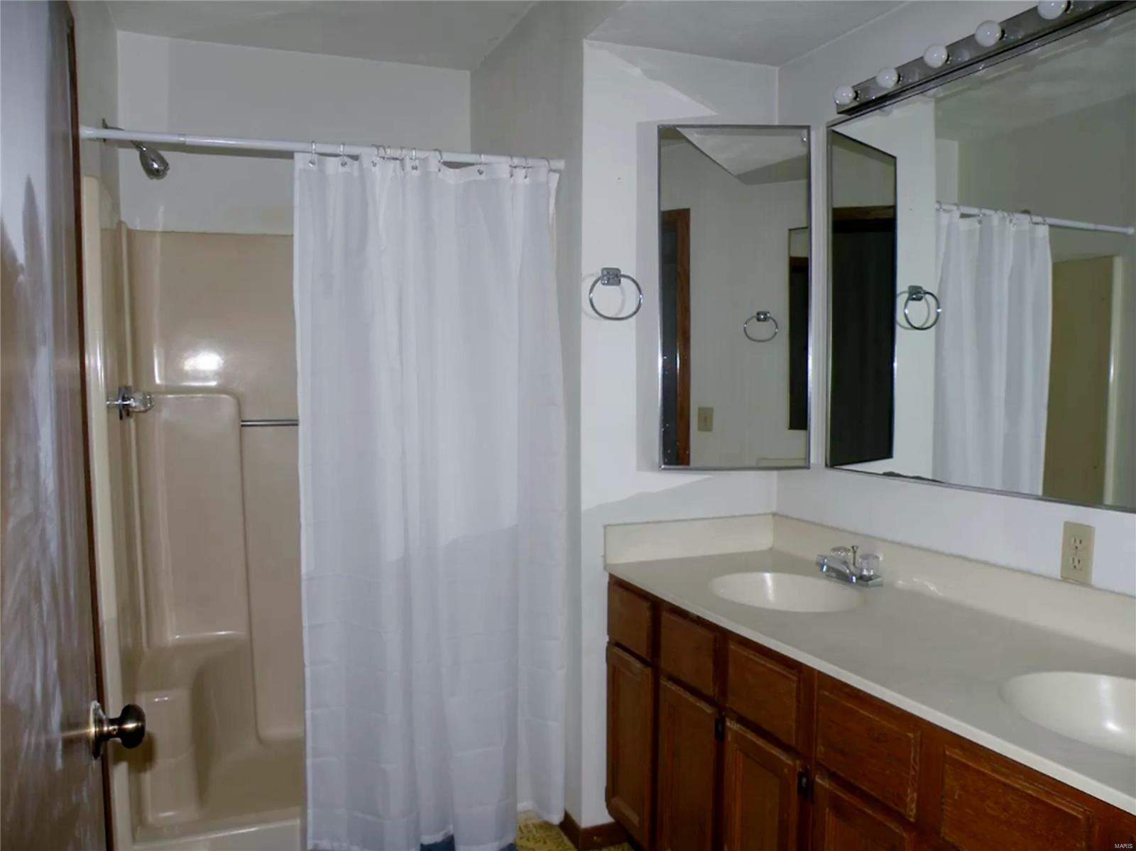 307 Cook Avenue Hamel, IL 62046 - Photo 6 of 16 Gallery Image 6