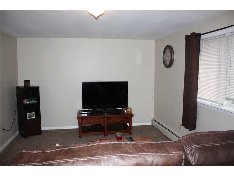 176 Augusta Road Belgrade, ME 04917 - Photo 18 of 34 Living Room.