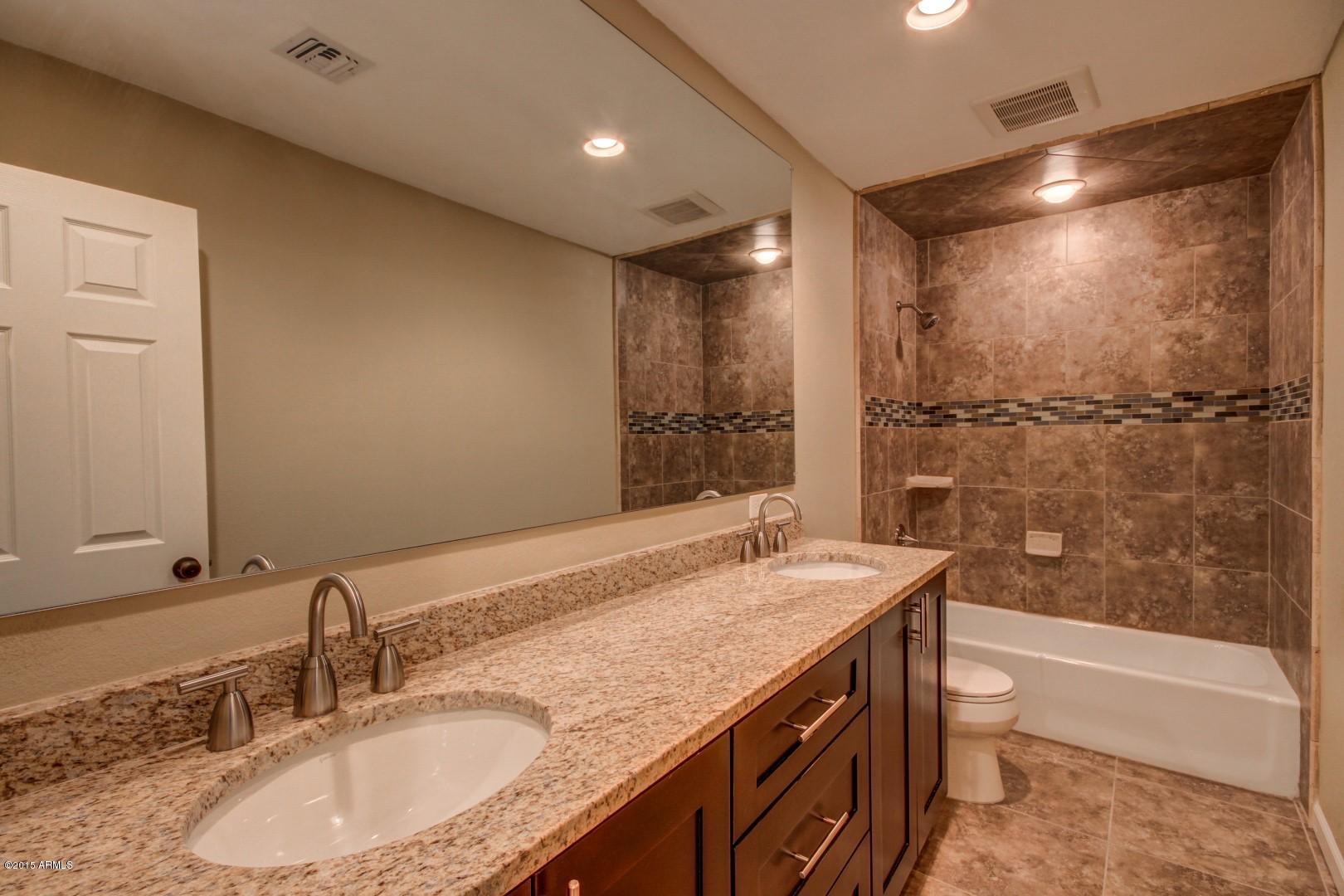 3028 East Charter Oak Road Phoenix, AZ 85032 - Photo 21 of 30 Hall Bath