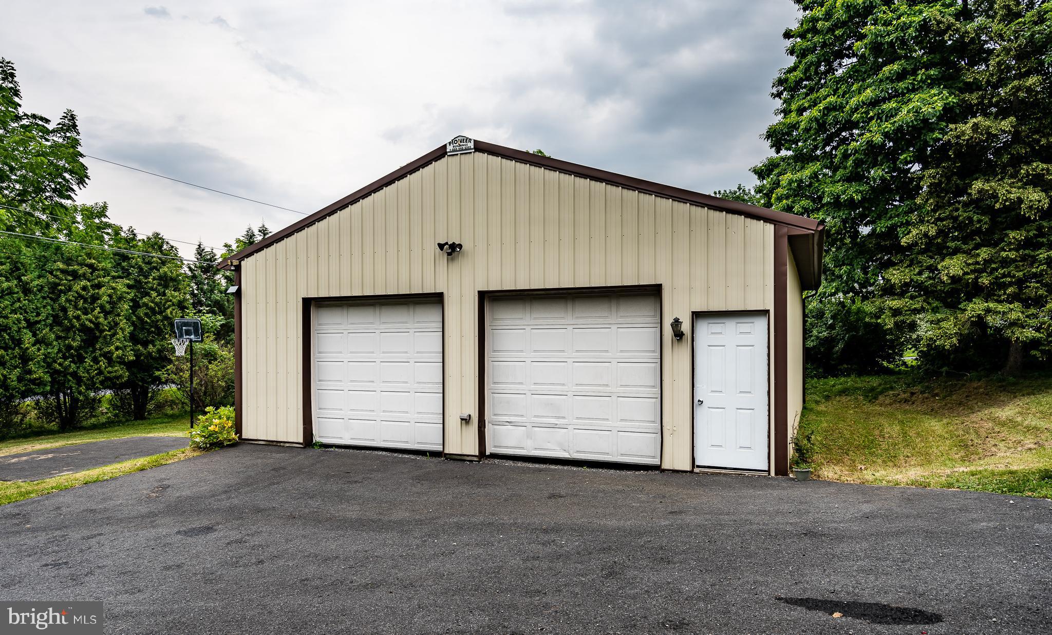 3812 Wilhelm Road Bethlehem, PA 18015 - Photo 27 of 30 Gallery Image 27