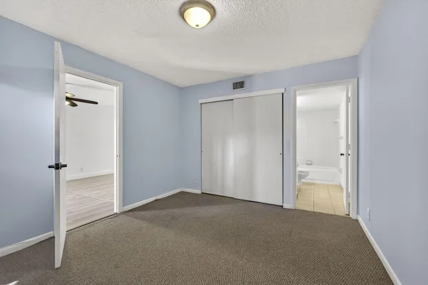 $2,200 | 612 Executive Center Drive, Unit 3107, West Palm Beach, FL 33401