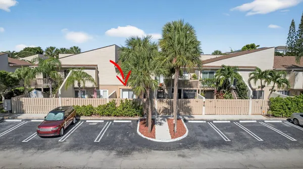 $2,200 | 612 Executive Center Drive, Unit 3107, West Palm Beach, FL 33401