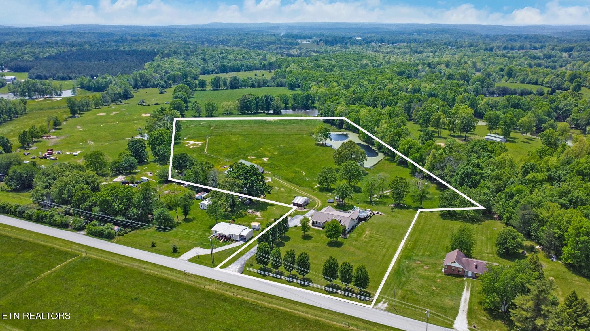 1066 Vandever Road Crossville, TN 38572 - Photo 5 of 60 Gallery Image 5