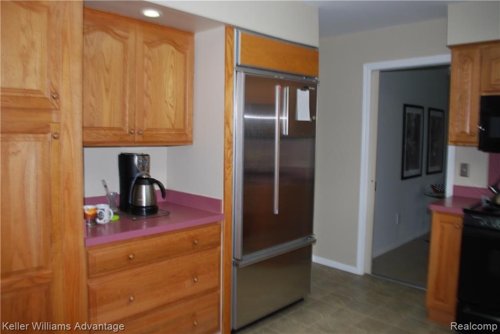 29930 Barwell Road Farmington Hills, MI 48334 - Photo 7 of 44