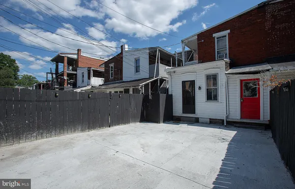 $1,300 | 1342 State Street, Unit 1F, Harrisburg, PA 17103