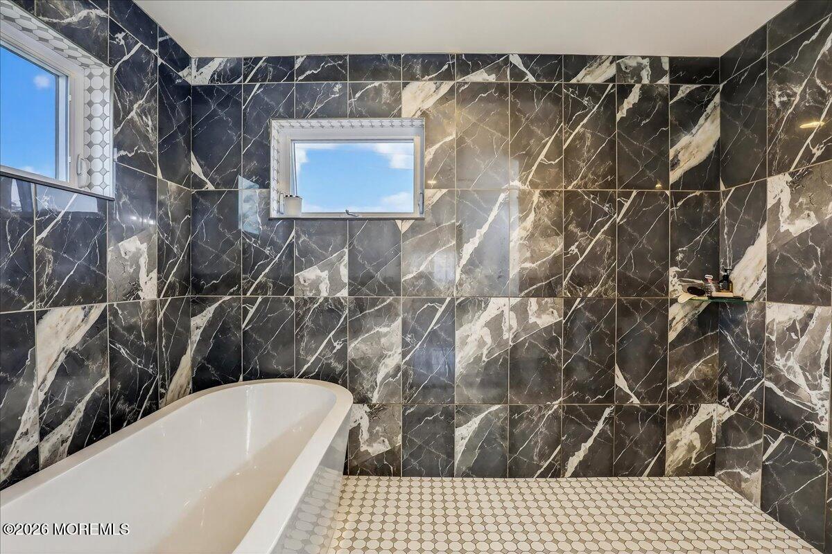 1000 Birmingham Avenue Toms River, NJ 08757 - Photo 21 of 47 24-Primary Bathroom