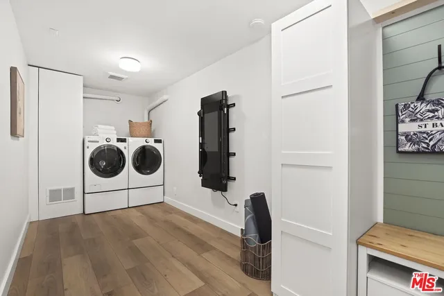 $1,589,000 | 1049 16th Street, Unit 5, Santa Monica, CA 90403