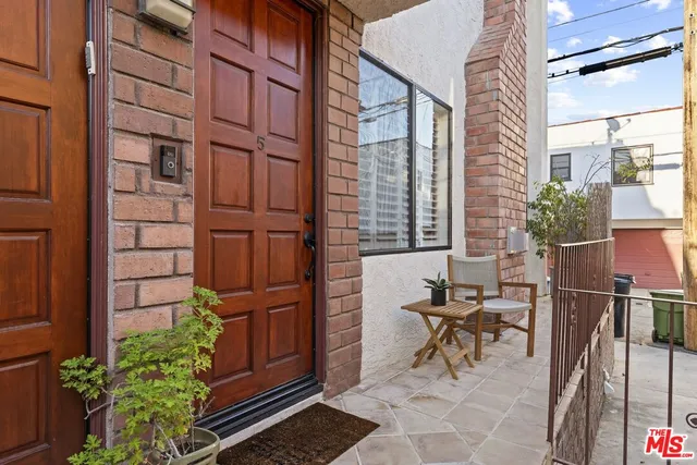 $1,589,000 | 1049 16th Street, Unit 5, Santa Monica, CA 90403