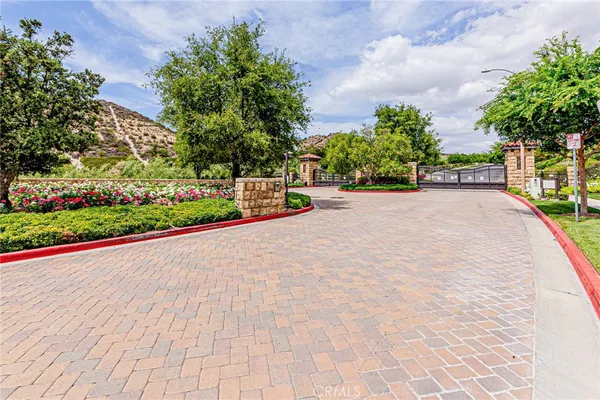 $1,324,900 | 28633 Farrier Drive, Valencia, CA 91354