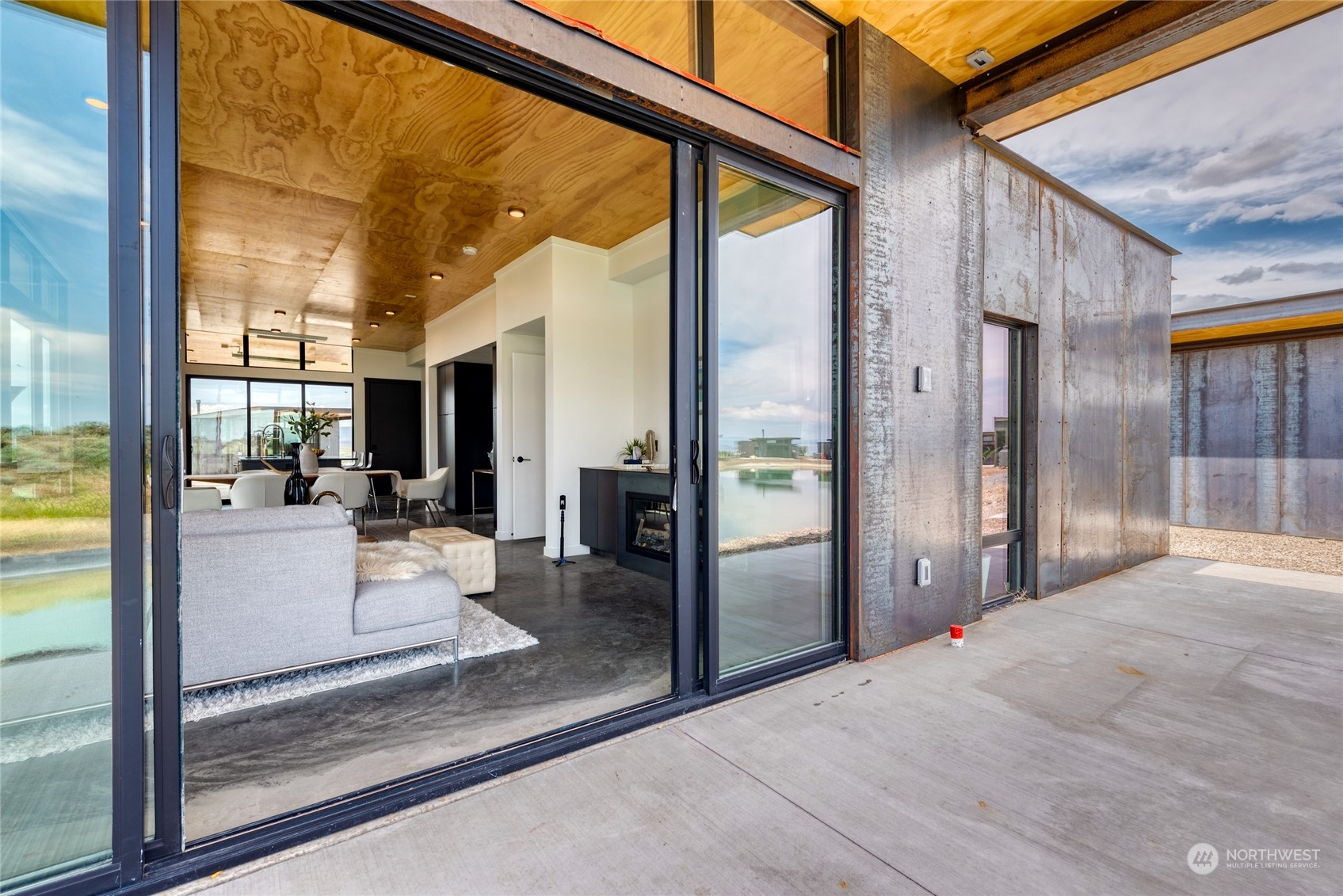 228 (lot 32) Nw Rattlesnake Point Road Quincy, WA 98848 - Photo 28 of 38 a view of a porch with a table and chairs
