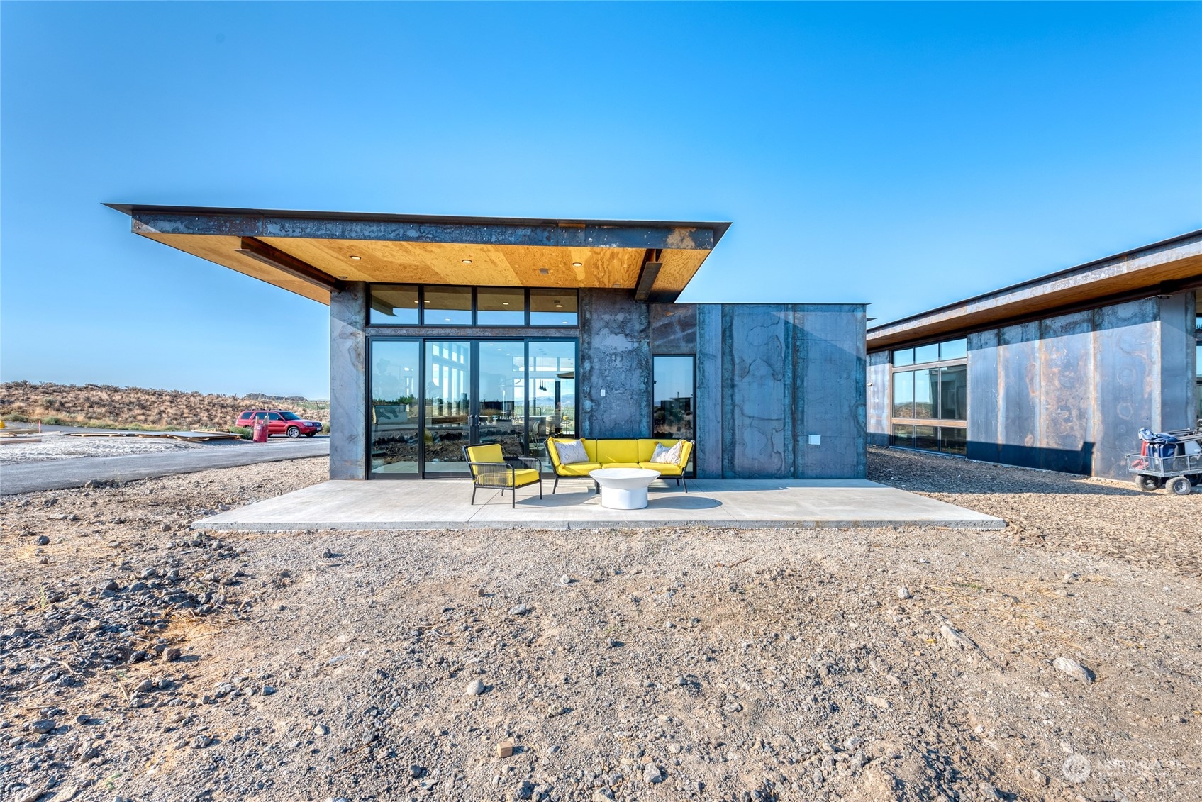 228 (lot 32) Nw Rattlesnake Point Road Quincy, WA 98848 - Photo 3 of 38 a view of the back yard of the house
