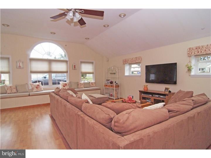 3872 Jeffrey Road Huntingdon Valley, PA 19006 - Photo 18 of 25 Gallery Image 18