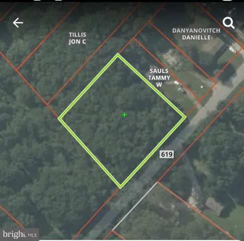 a view of a tennis court