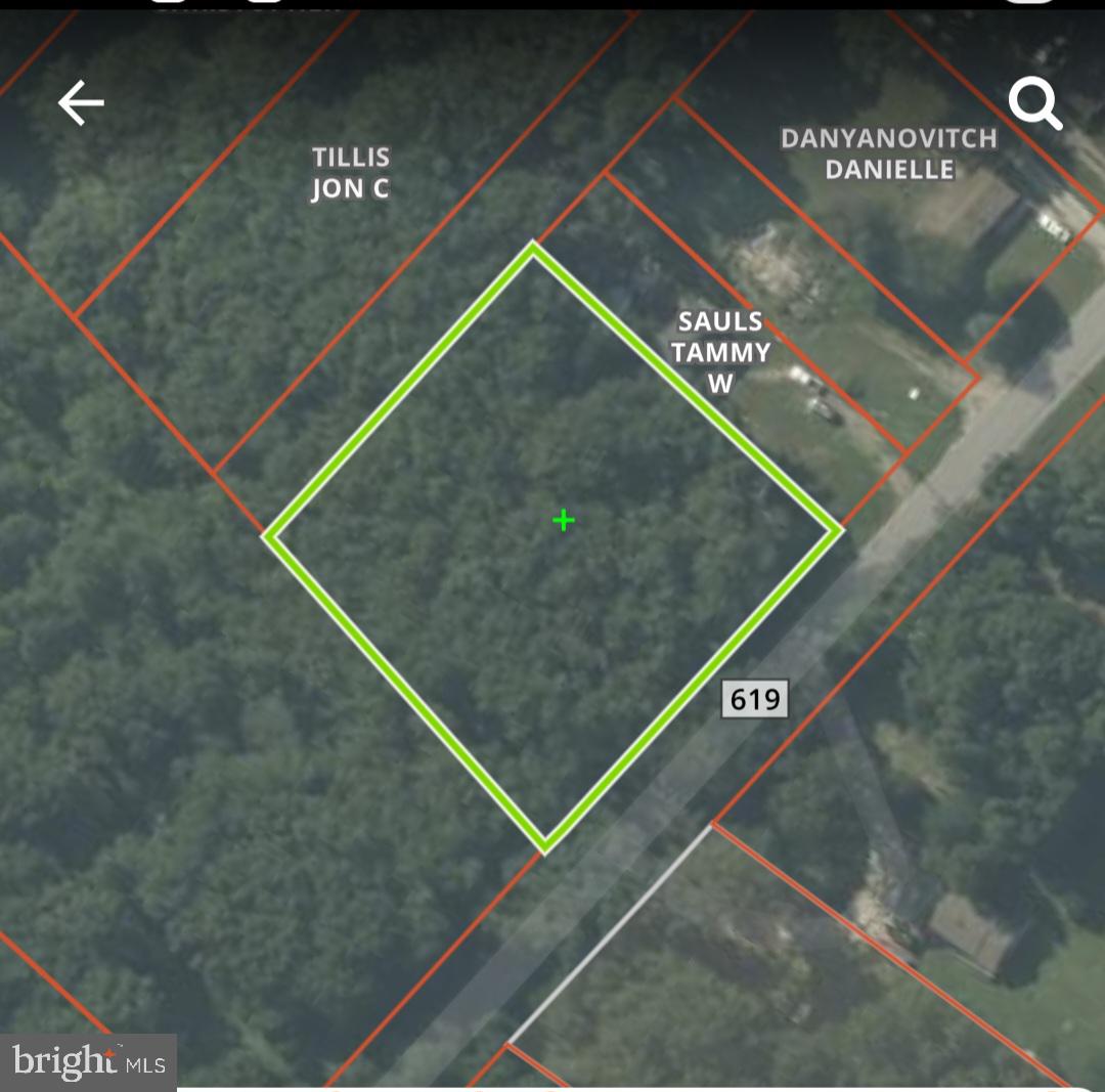 a view of a tennis court