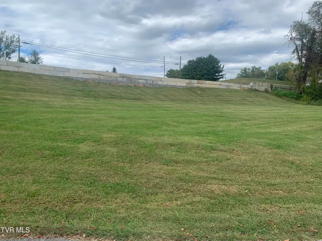 $250,000 | 4987 Bluff City Highway, Unit P 35, Bluff City, TN 37618