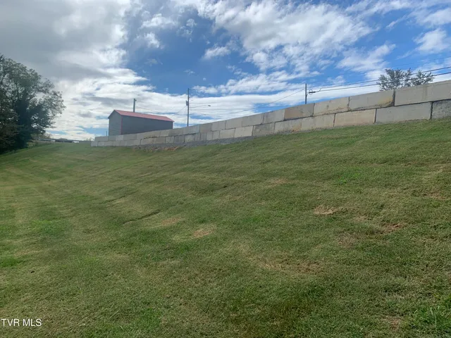 $250,000 | 4987 Bluff City Highway, Unit P 35, Bluff City, TN 37618