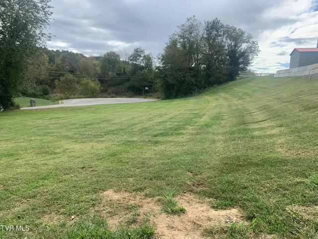 $250,000 | 4987 Bluff City Highway, Unit P 35, Bluff City, TN 37618