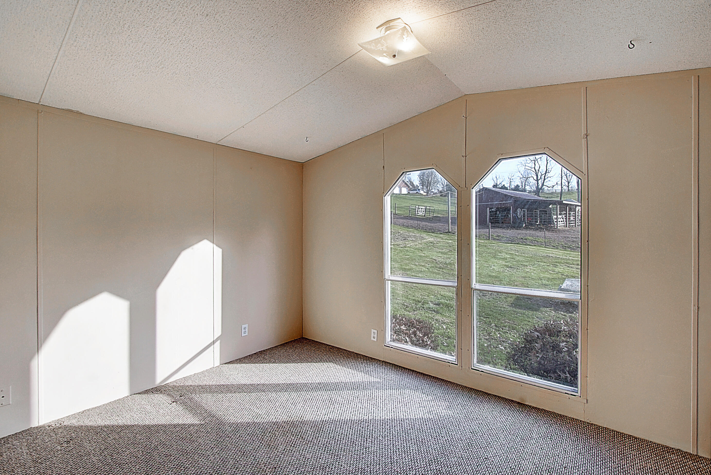 504 East Campground Road Kingsport, TN 37664 - Photo 21 of 30 DSC_0184And8more