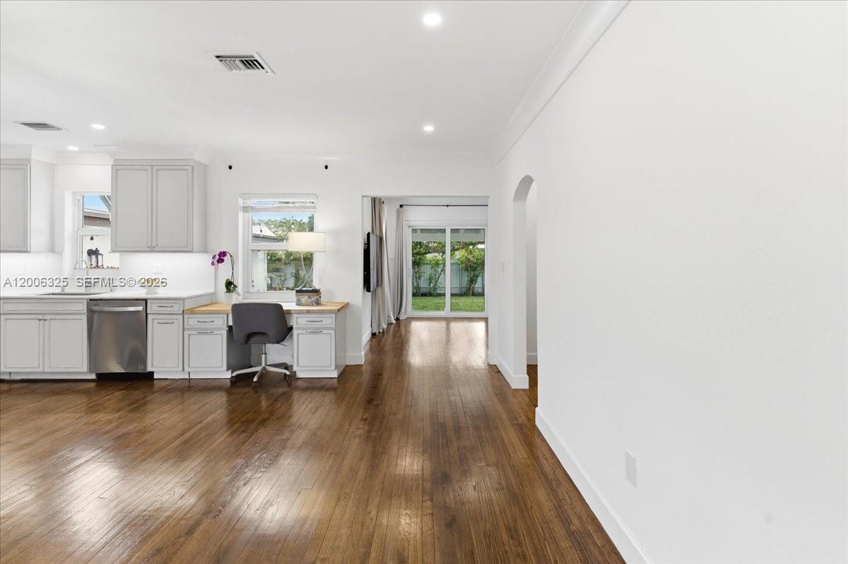 151 Southwest 51st Court Miami, FL 33134 - Photo 9 of 41