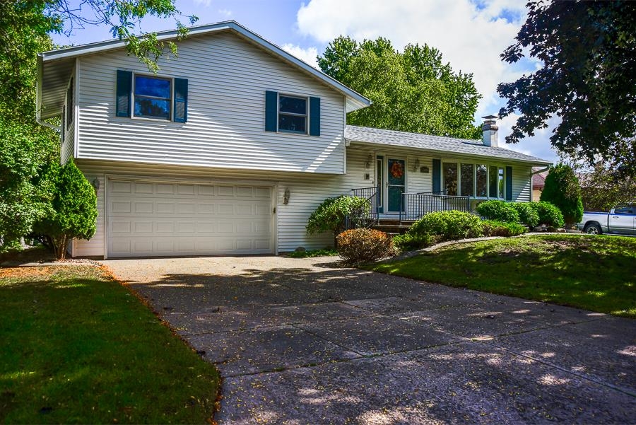 3010 North Peach Tree Lane Appleton, WI 54911 - Photo 1 of 1 Gallery Image 1