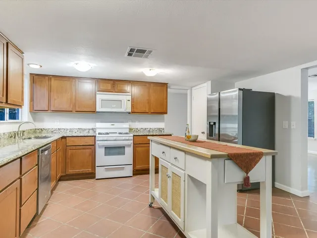 $1,995 | 11213 El Salido Parkway, Austin, TX 78750