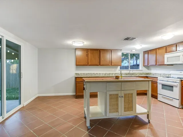 $1,995 | 11213 El Salido Parkway, Austin, TX 78750