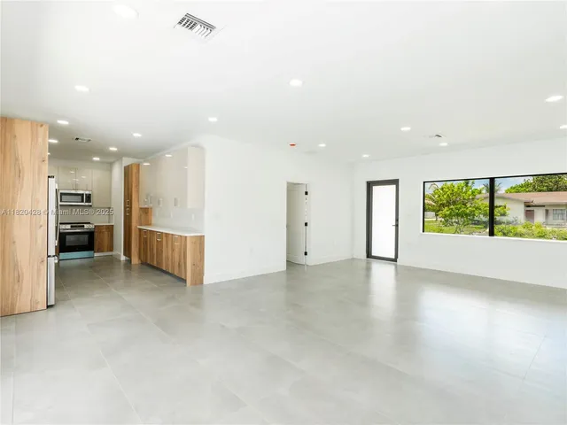$750,000 | 1181 Northeast 202nd Street, Miami, FL 33179