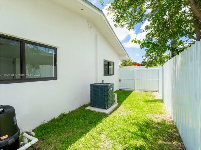 $750,000 | 1181 Northeast 202nd Street, Miami, FL 33179