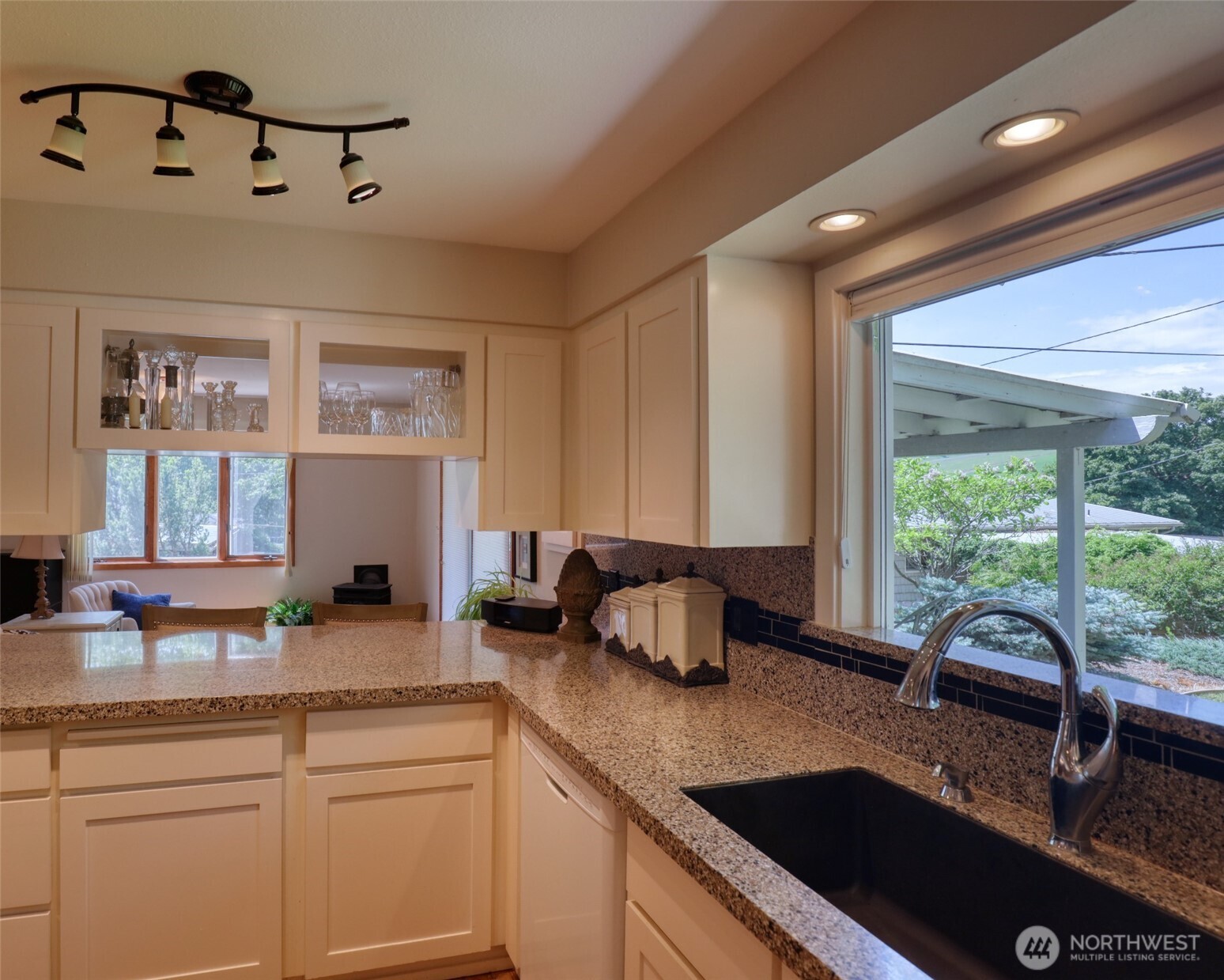 805 East Spring Street Dayton, WA 99328 - Photo 12 of 33