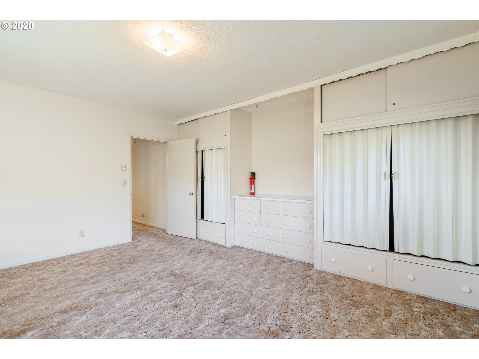 26025 Northeast North Valley Road Newberg, OR 97132 - Photo 11 of 32 Gallery Image 11