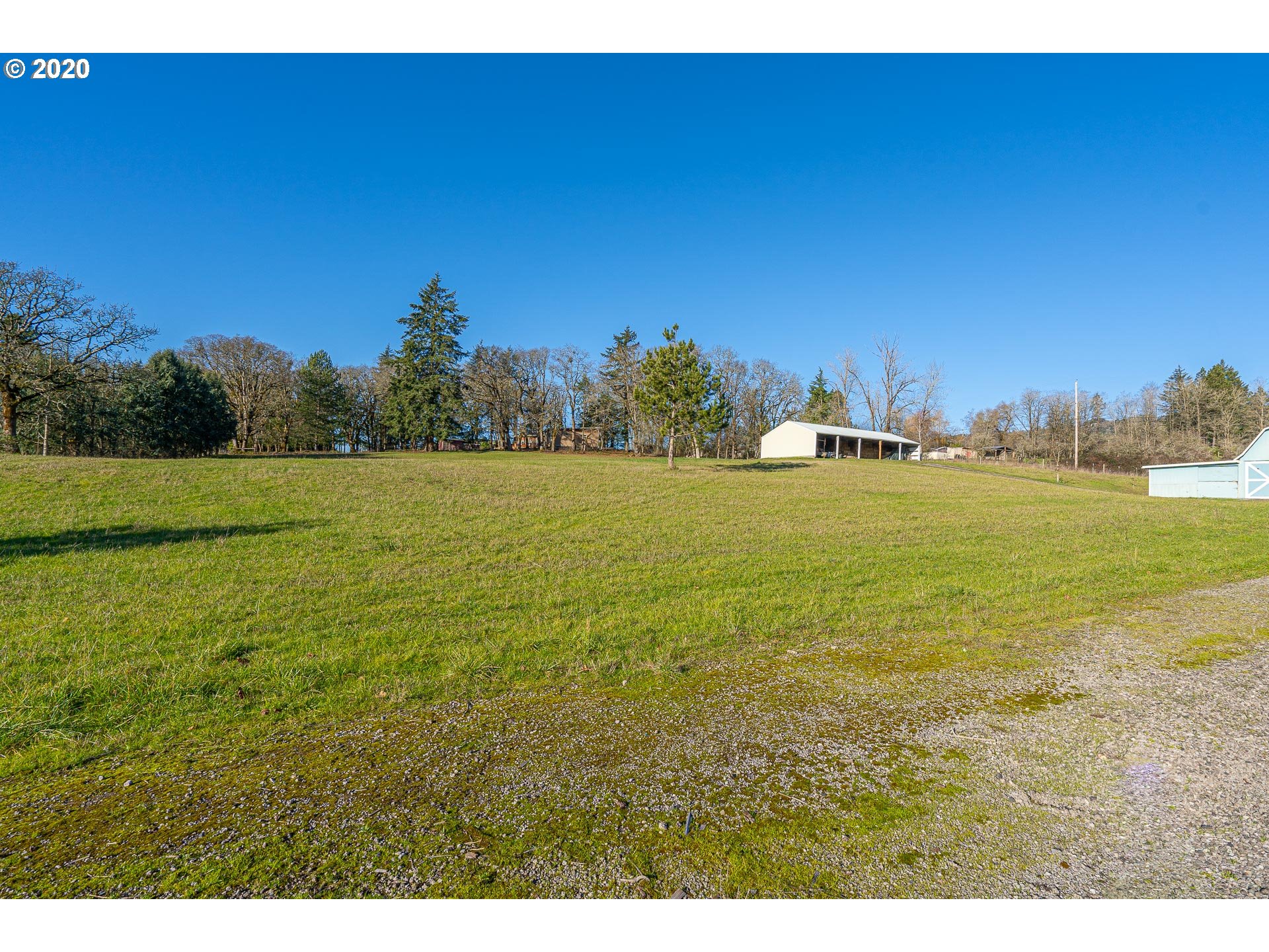 26025 Northeast North Valley Road Newberg, OR 97132 - Photo 5 of 32 Gallery Image 5