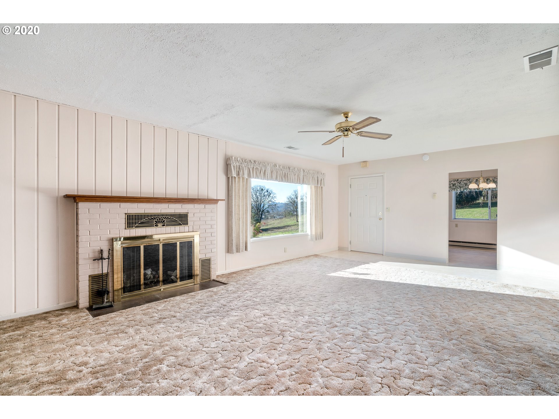 26025 Northeast North Valley Road Newberg, OR 97132 - Photo 6 of 32 Gallery Image 6