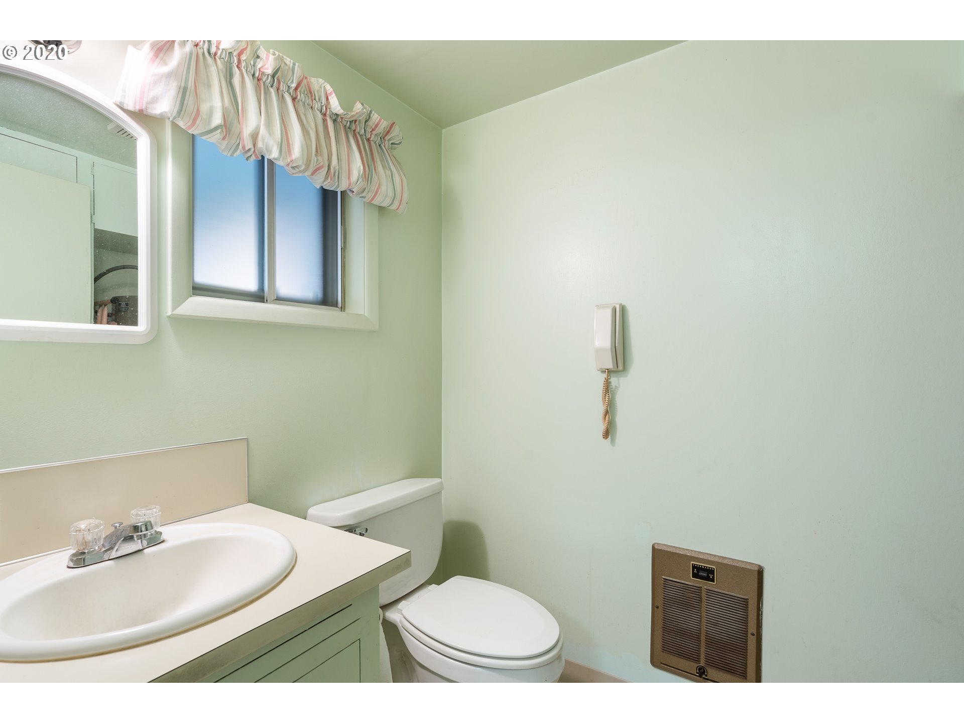 26025 Northeast North Valley Road Newberg, OR 97132 - Photo 10 of 32 Gallery Image 10