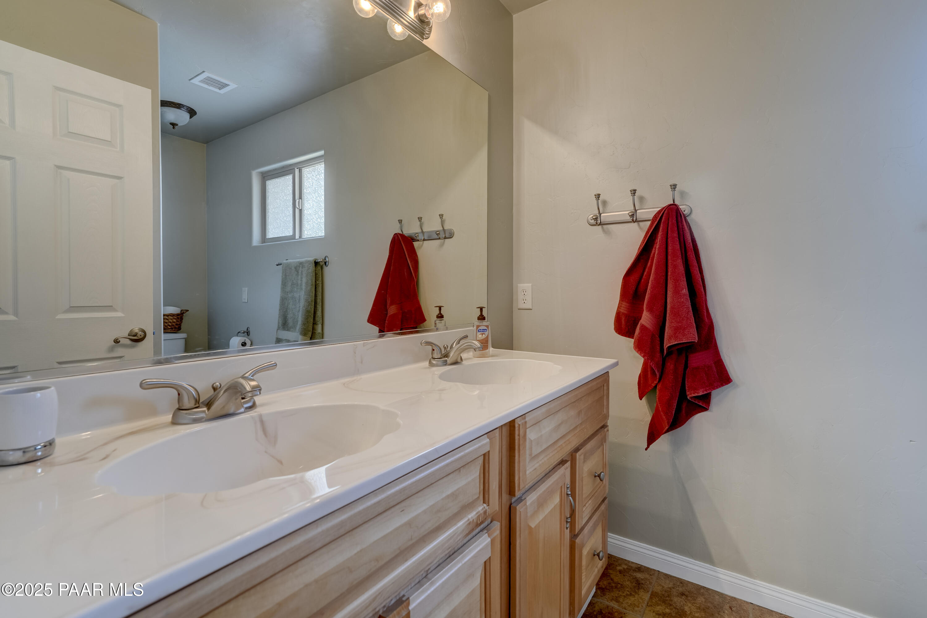 1197 West Timber Ridge Road Prescott, AZ 86303 - Photo 20 of 35 Guest Bath 1