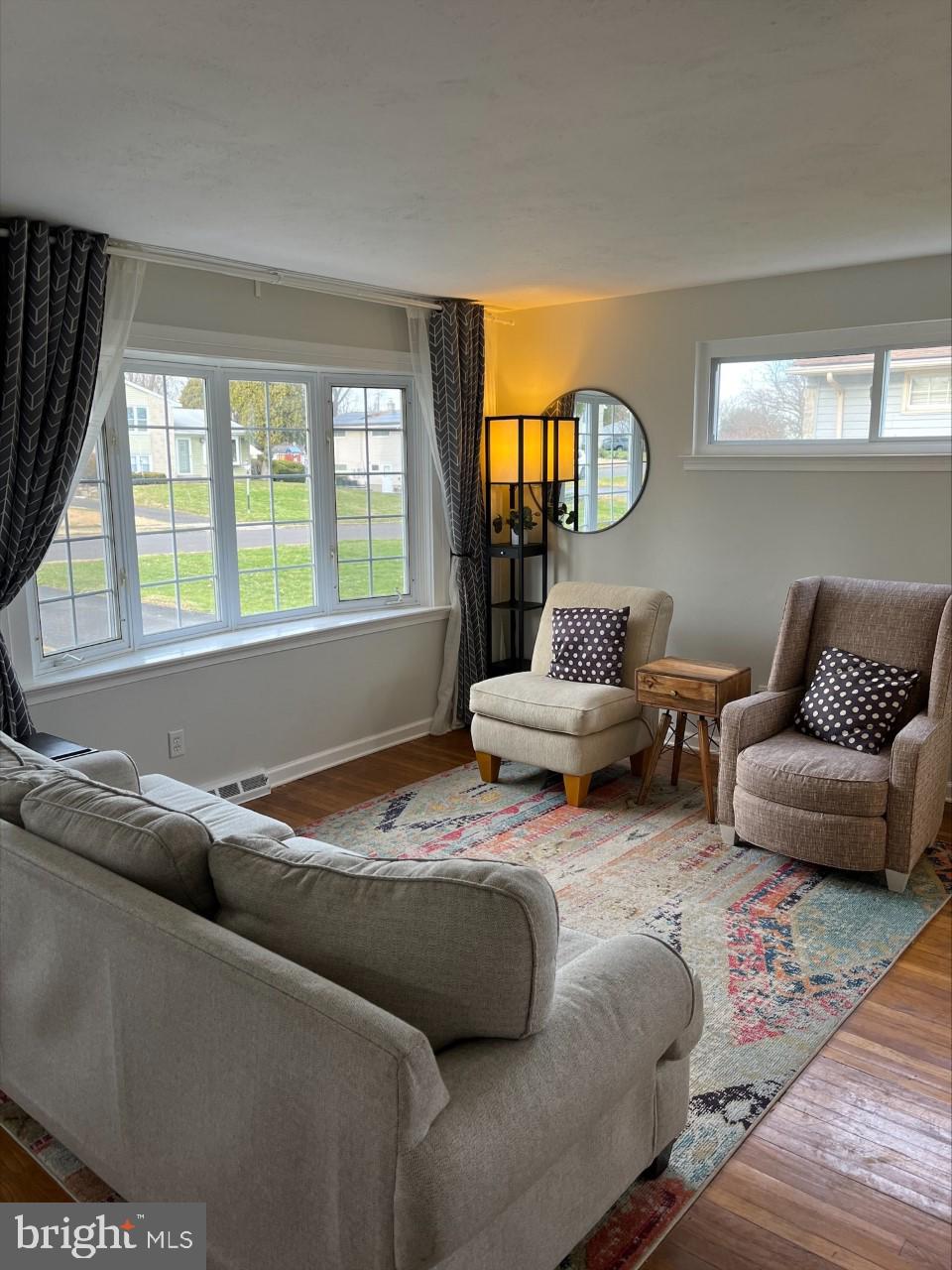 2125 Geoffrey Road Willow Grove, PA 19090 - Photo 4 of 17 Gallery Image 4