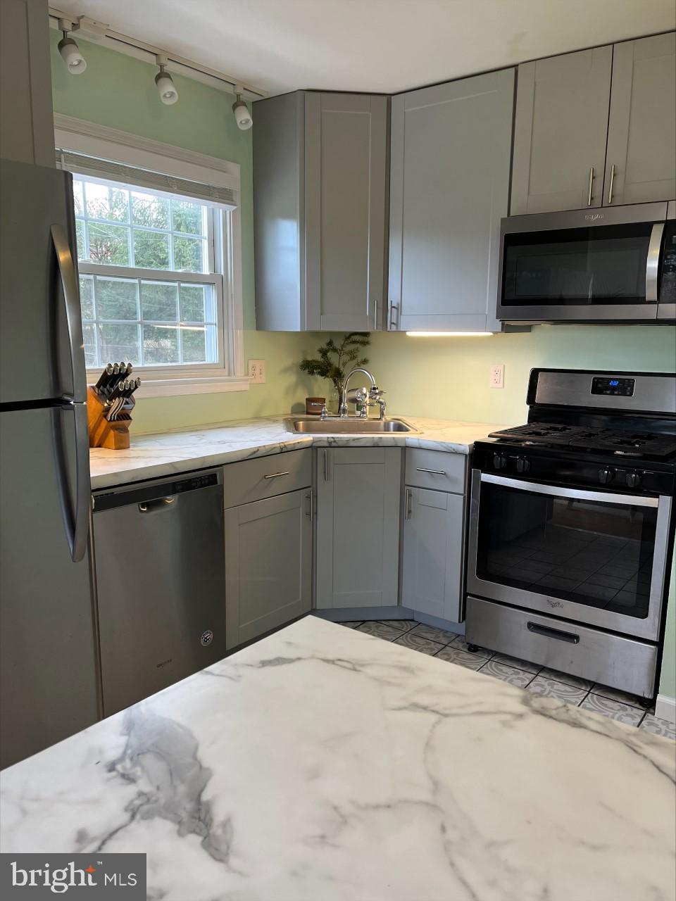 2125 Geoffrey Road Willow Grove, PA 19090 - Photo 7 of 17 Gallery Image 7