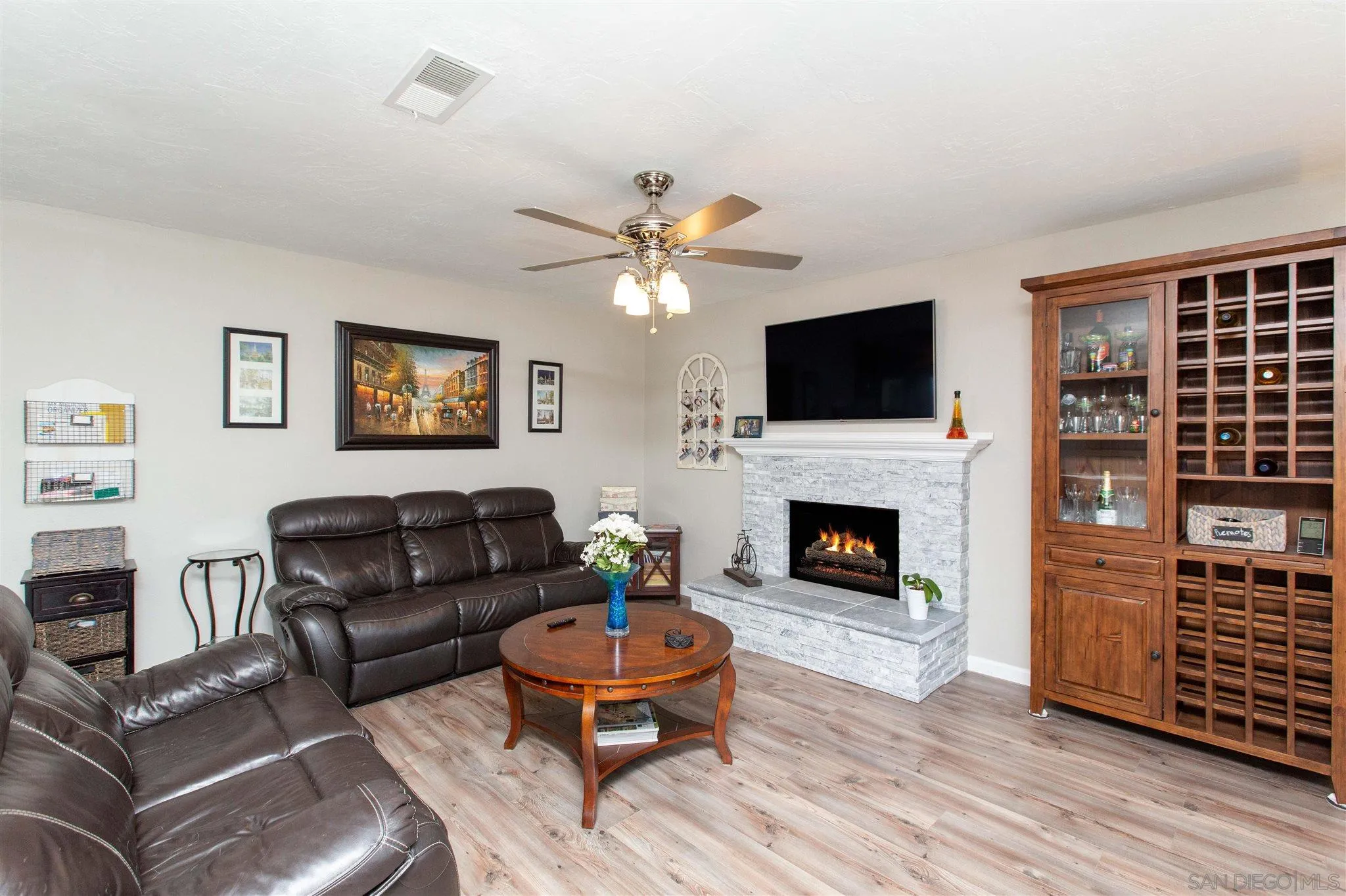 9871 Via Rita Santee, CA 92071 - Photo 8 of 35 Gallery Image 8