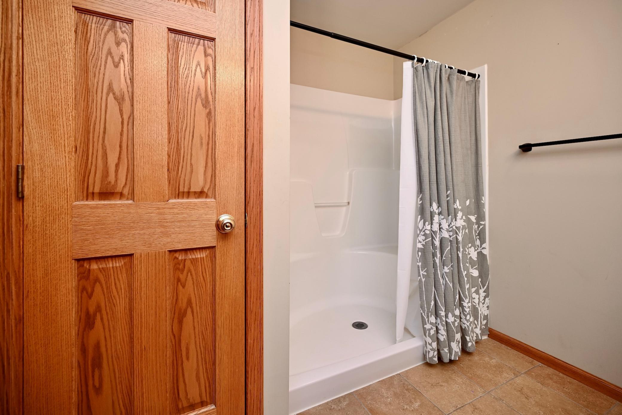 3525 West 7th Street, Unit B Winona, MN 55987 - Photo 18 of 31