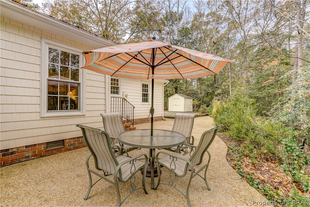 137 Walnut Road Kilmarnock, VA 22482 - Photo 6 of 32 Private rear patio.
