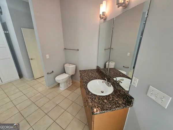 $1,695 | 5300 Peachtree Road, Unit 109, Chamblee, GA 30341